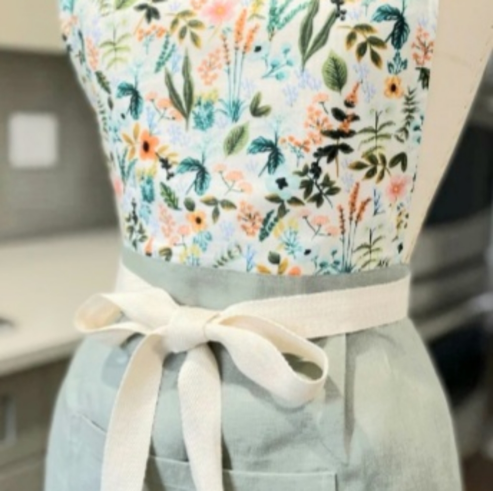 Apron - Picture 2 of 4